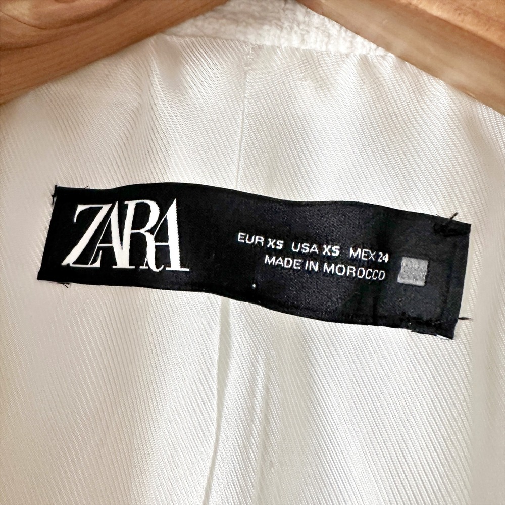 Zara White Textured Tweed Blazer Black Contrast Stitching Gold Buttons Size XS - Picture 5 of 13